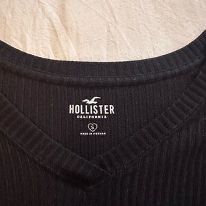 Hollister Black Ribbed Knit V-Neck
